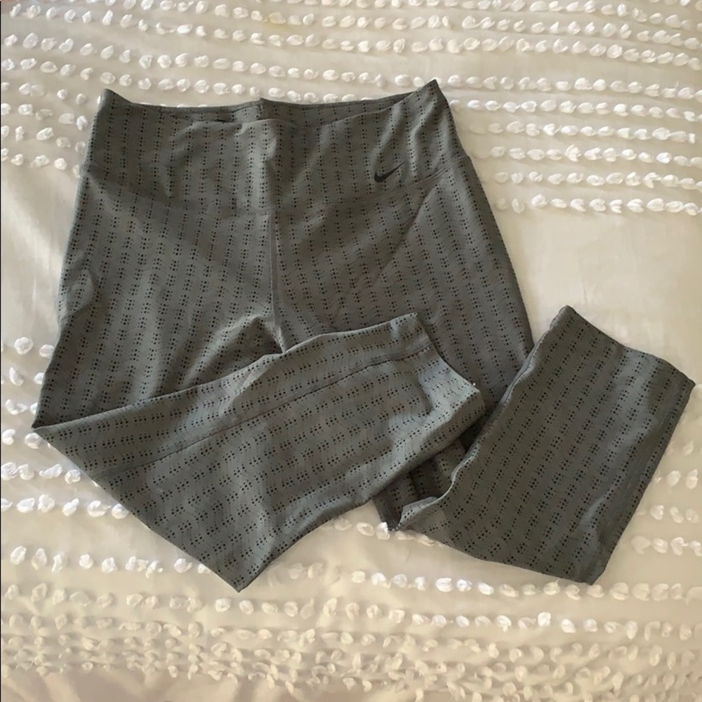 Nike cropped leggings